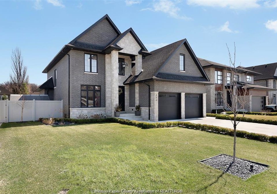 256-xavier-circle-lakeshore-ontario-26012734