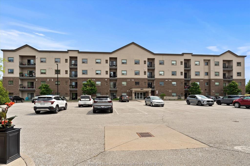 8475-wyandotte-street-windsor-ontario-26012743