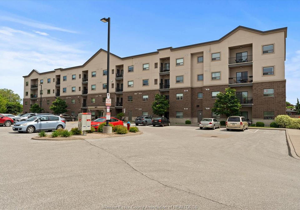 8475-wyandotte-street-windsor-ontario-26012743