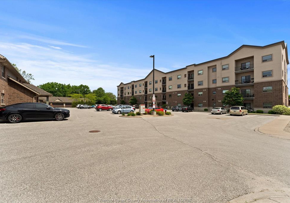 8475-wyandotte-street-windsor-ontario-26012743
