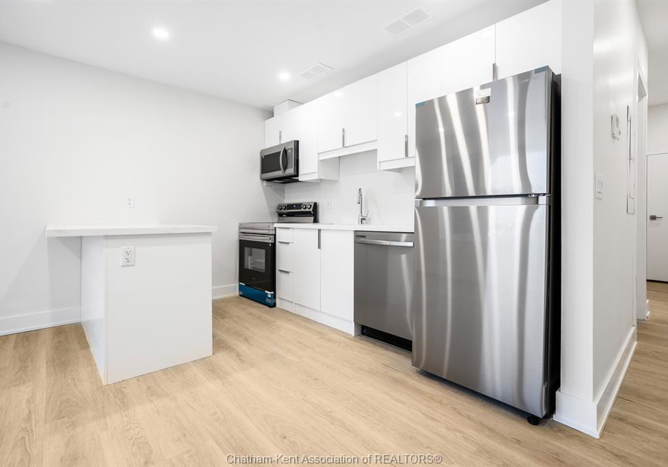 153-king-street-west-chatham-ontario-26012744