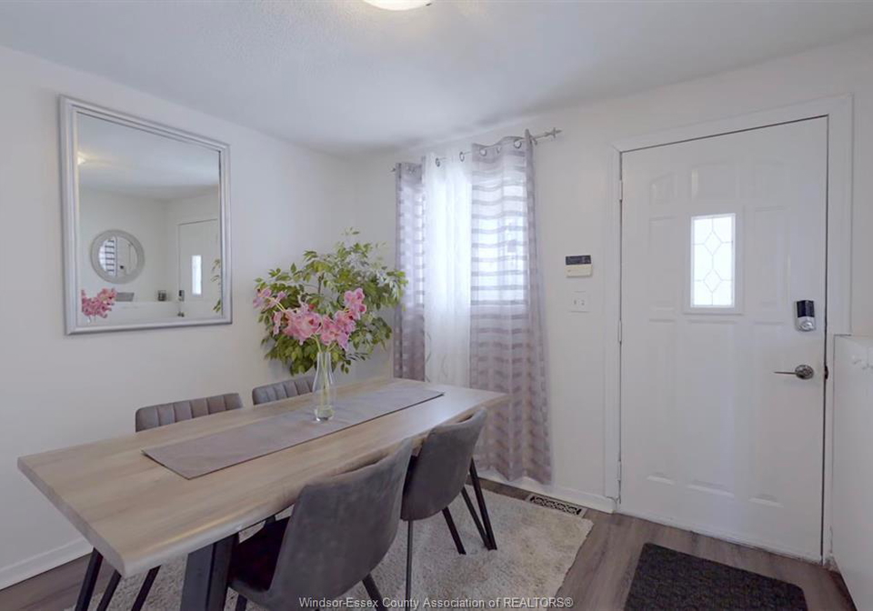 1073-pierre-avenue-windsor-ontario-26012747