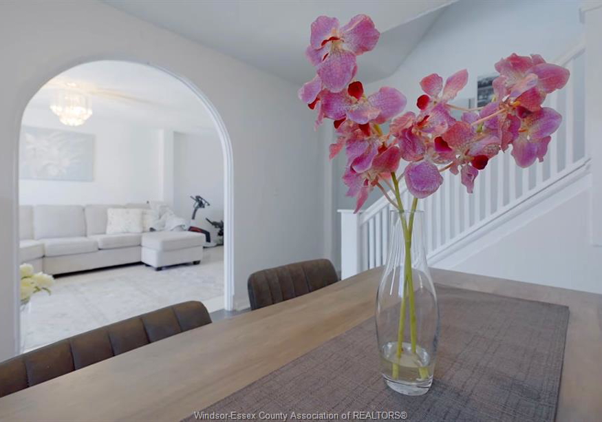 1073-pierre-avenue-windsor-ontario-26012747