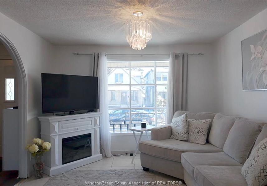 1073-pierre-avenue-windsor-ontario-26012747