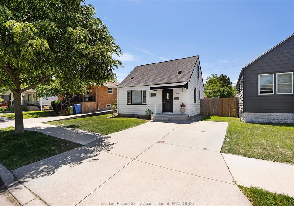 1071-fairview-boulevard-windsor-ontario-26012754