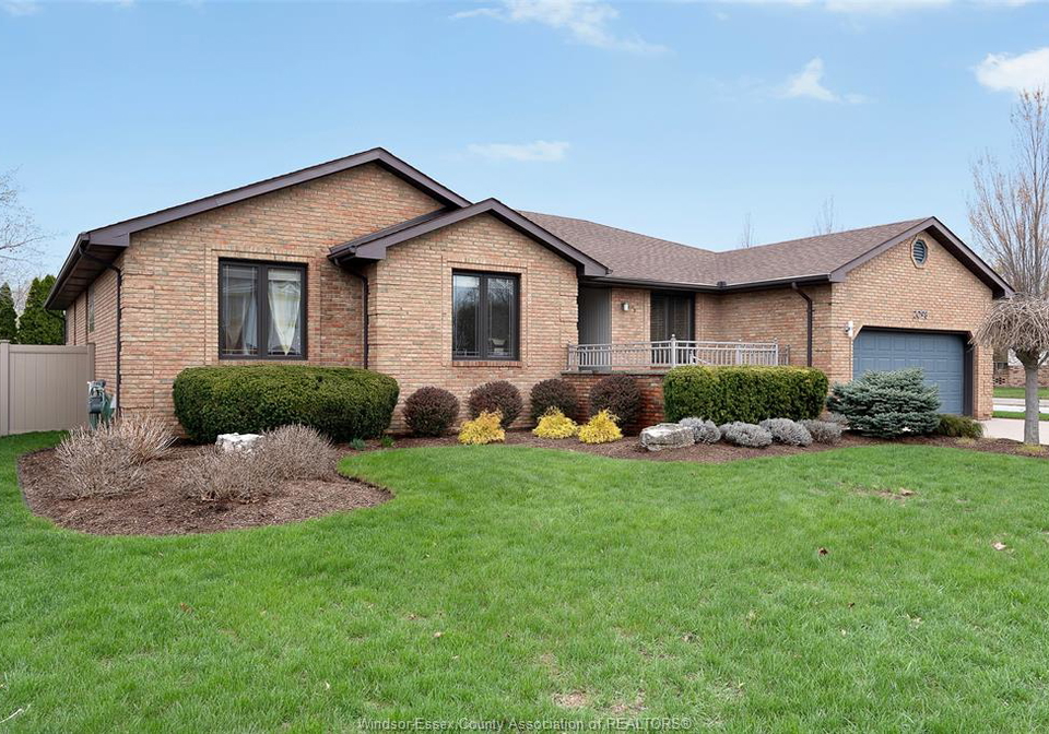 2098-edgemore-avenue-lasalle-ontario-26012763