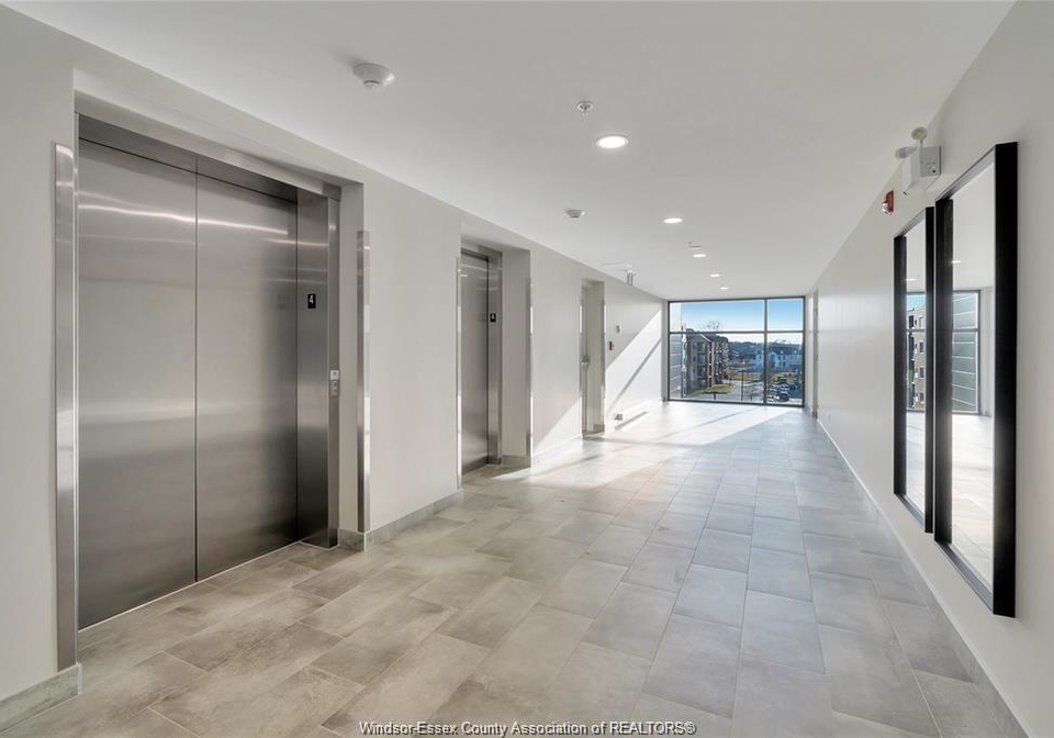 2550-sandwich-west-parkway-lasalle-ontario-26012771