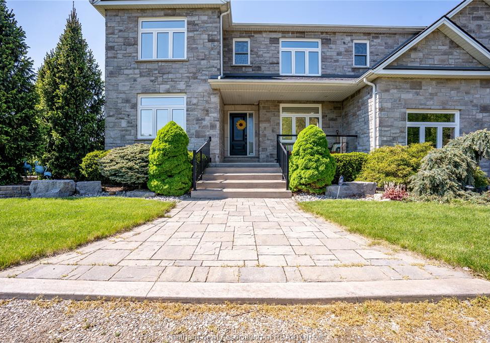 8545-water-street-cedar-springs-ontario-26012772