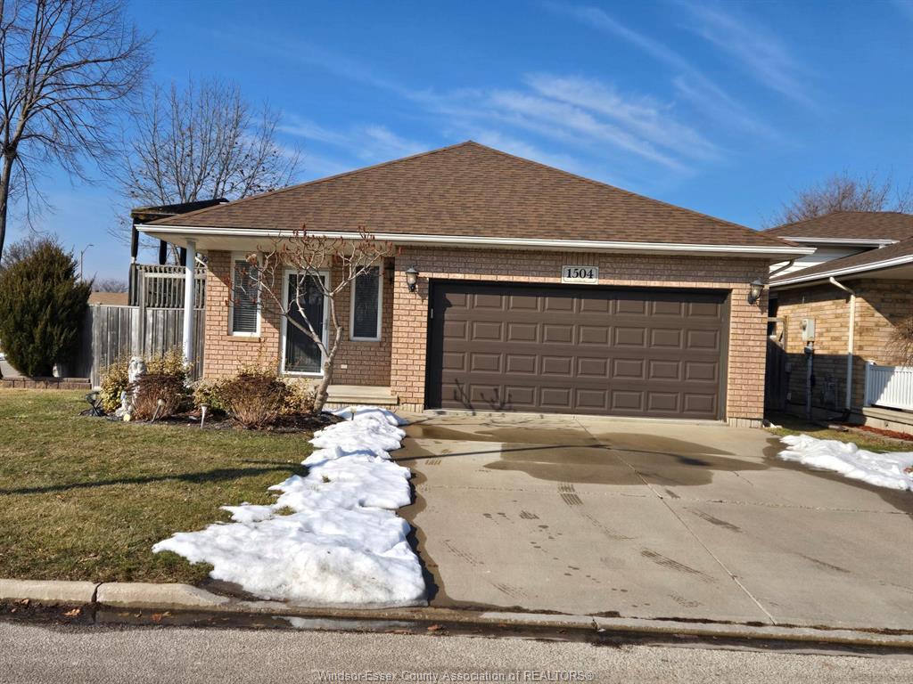 1504-fuller-windsor-ontario-26012773