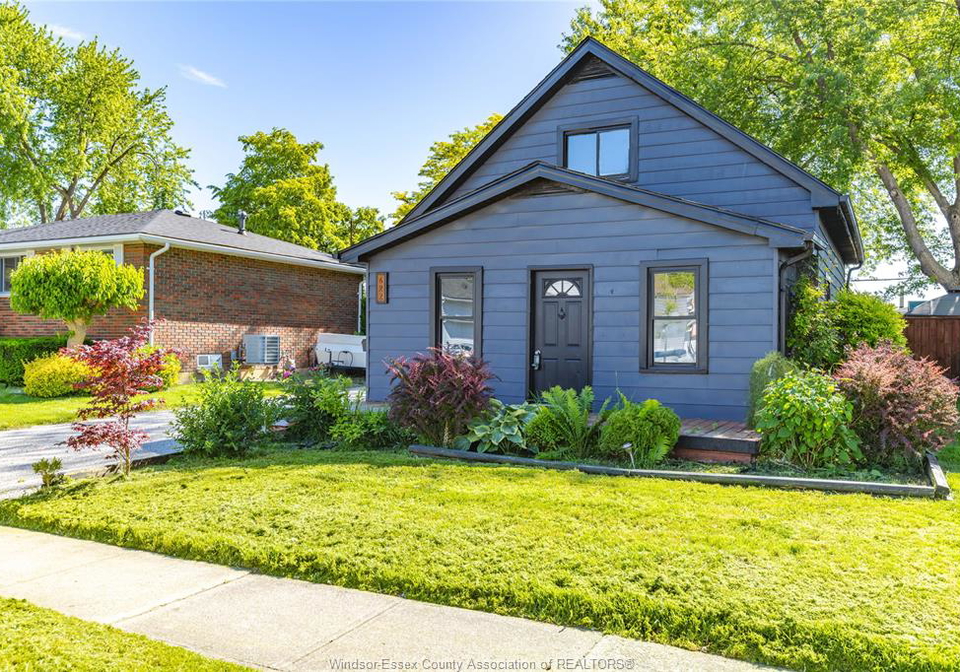 622-labute-tecumseh-ontario-26012774