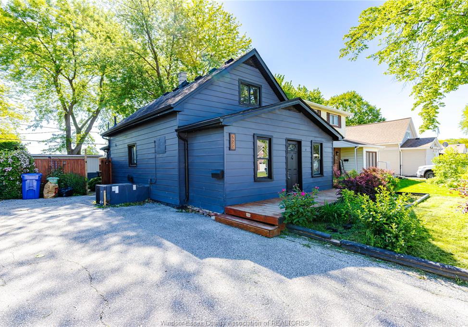 622-labute-tecumseh-ontario-26012774