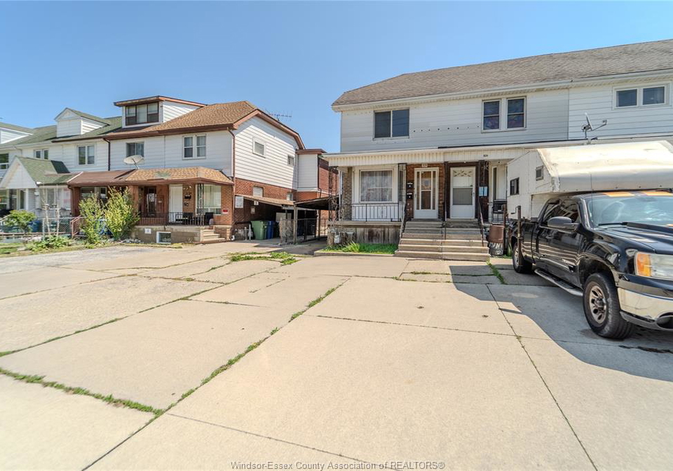 1124-mercer-street-windsor-ontario-26012784