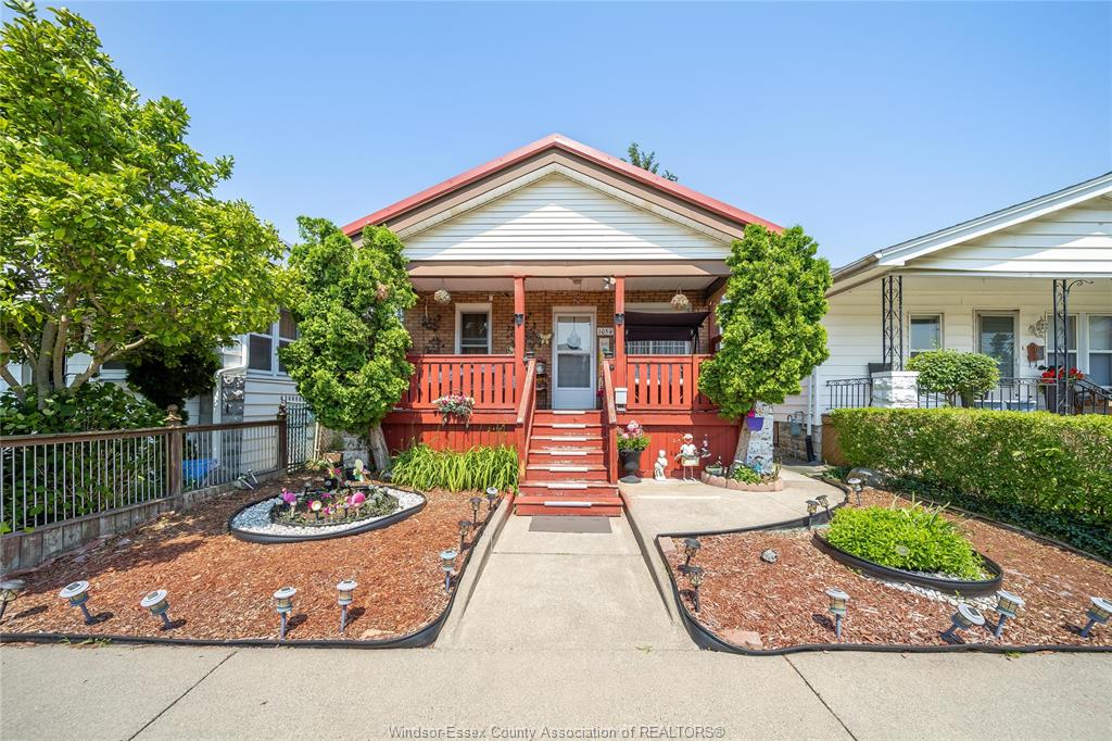 1054-oak-street-windsor-ontario-26012789