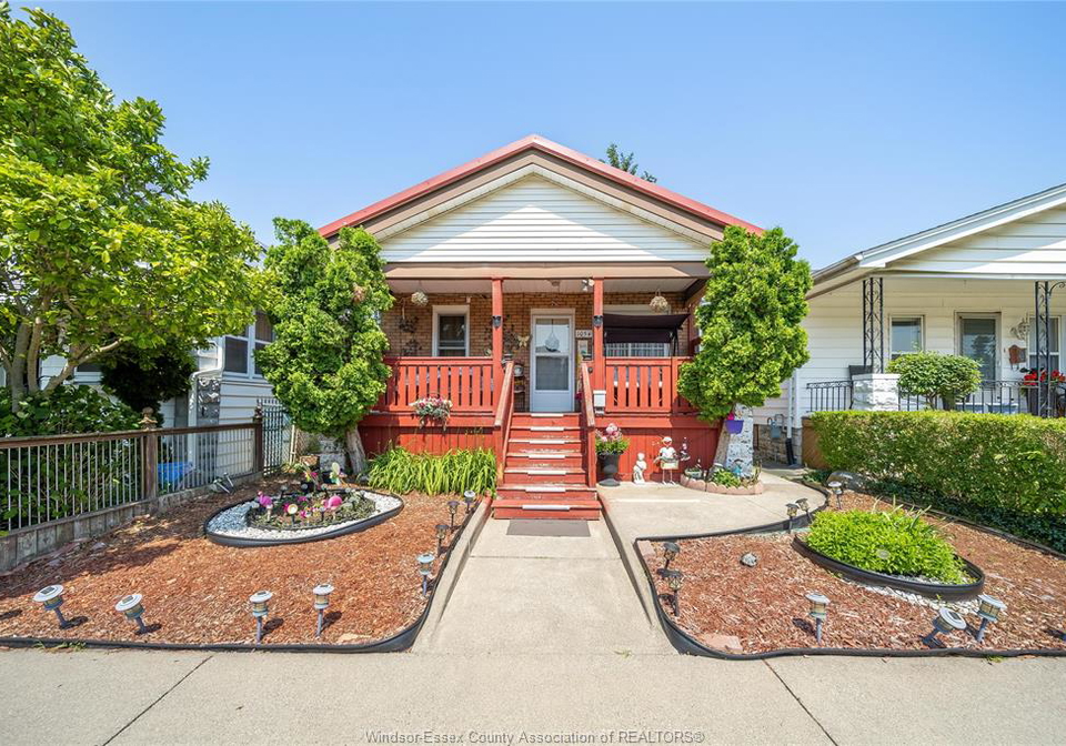 1054-oak-street-windsor-ontario-26012789