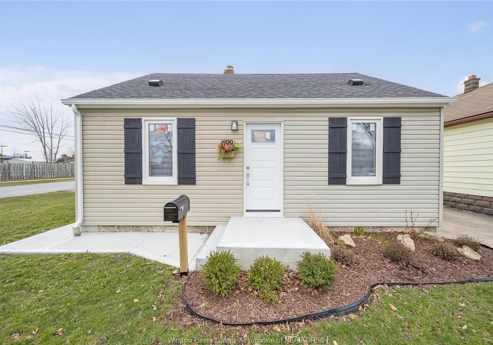 699-alexandrine-street-windsor-ontario-26012790