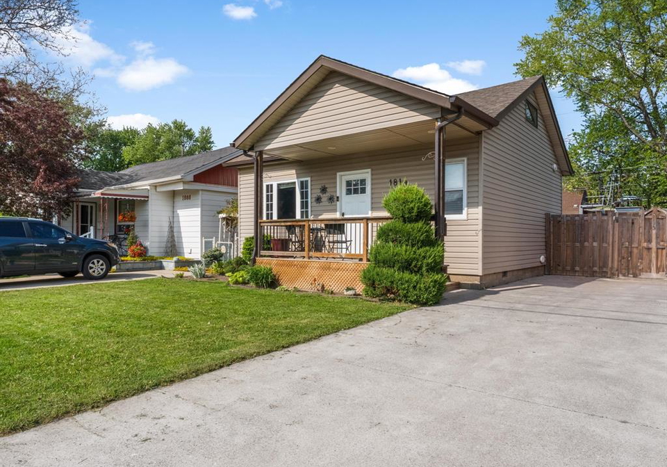 1814-central-avenue-windsor-ontario-26012795