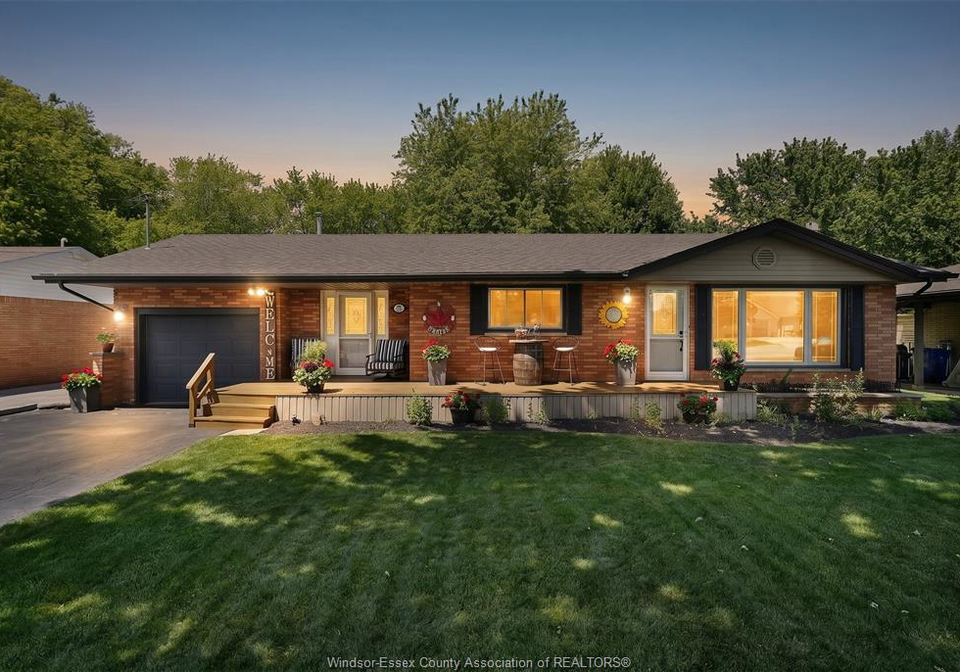 199-notre-dame-street-lakeshore-ontario-26012810