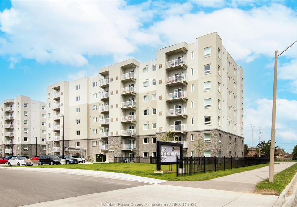 1675-banwell-windsor-ontario-26012814
