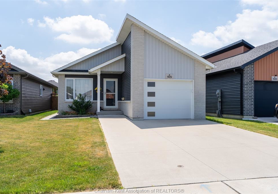 105-moonstone-crescent-chatham-ontario-26012818