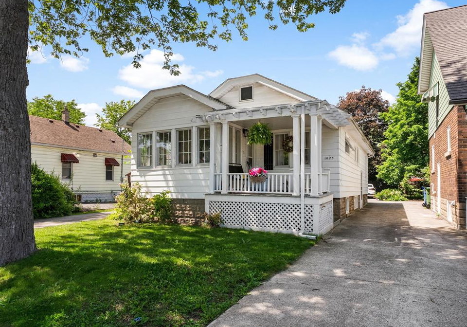 1025-campbell-avenue-windsor-ontario-26012820