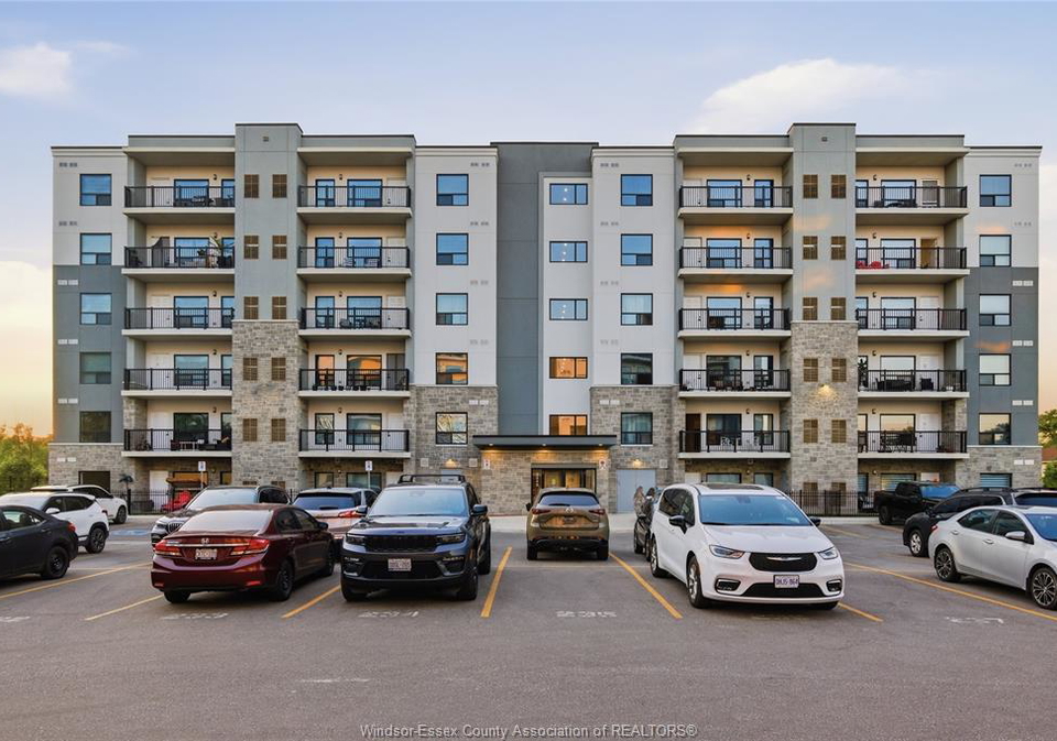 3340-stella-crescent-windsor-ontario-26012821
