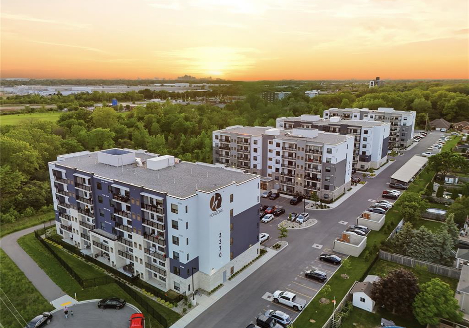 3340-stella-crescent-windsor-ontario-26012821