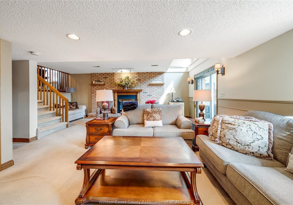 468-amberly-tecumseh-ontario-26012829
