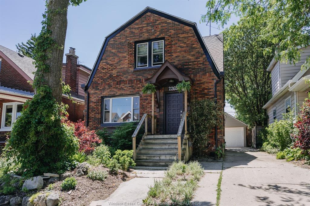 2263-fraser-avenue-windsor-ontario-26012835