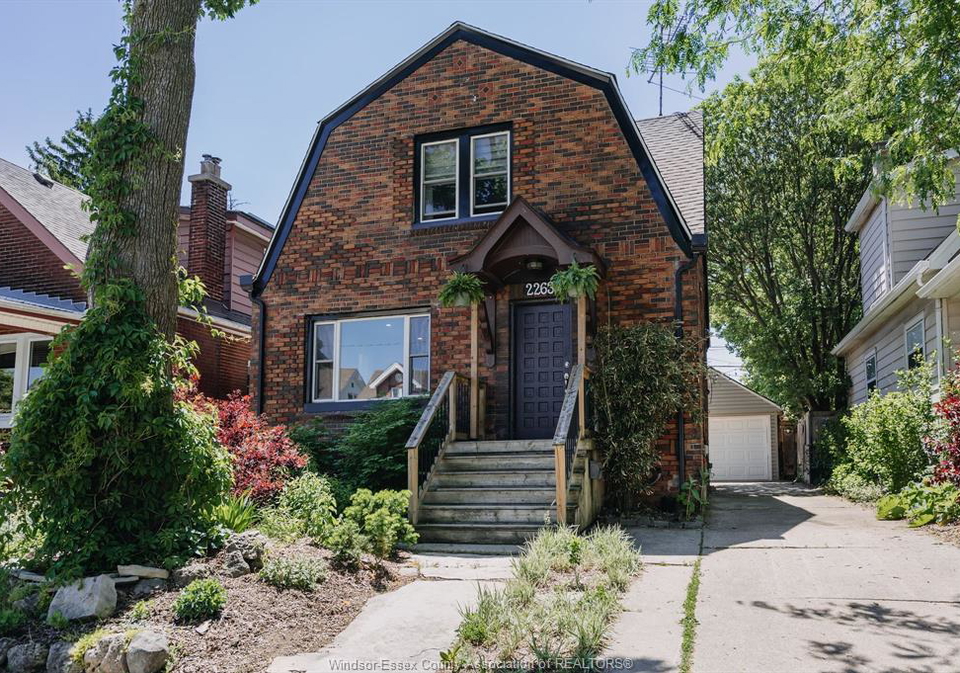 2263-fraser-avenue-windsor-ontario-26012835