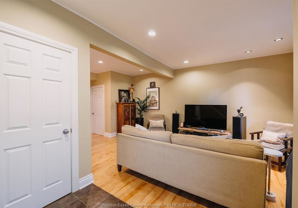 786-monmouth-road-windsor-ontario-26012859
