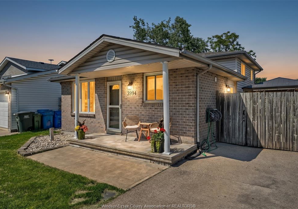 3994-acorn-crescent-windsor-ontario-26012871
