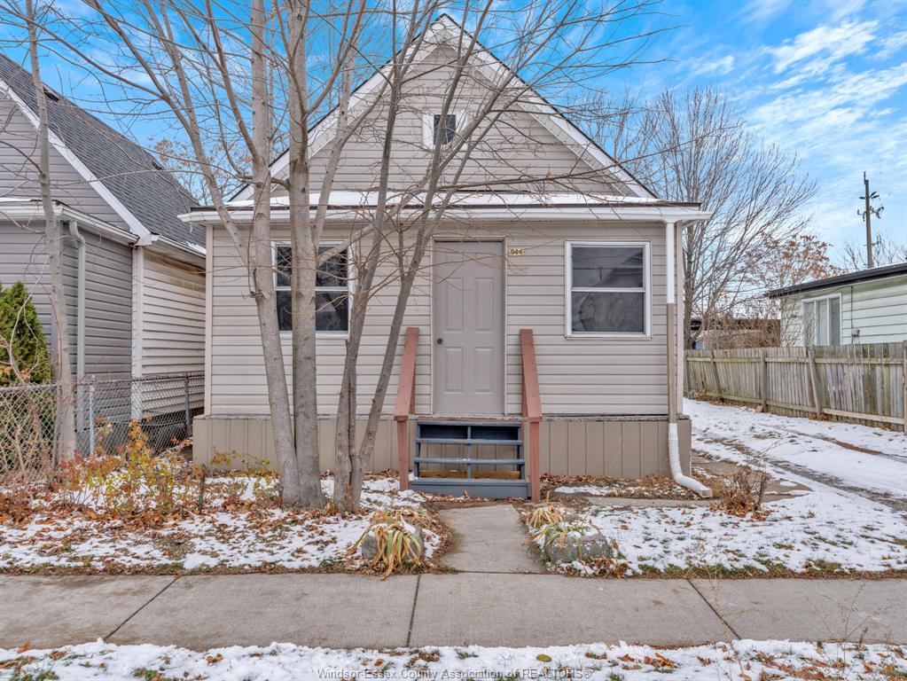 944-maisonville-windsor-ontario-26012873