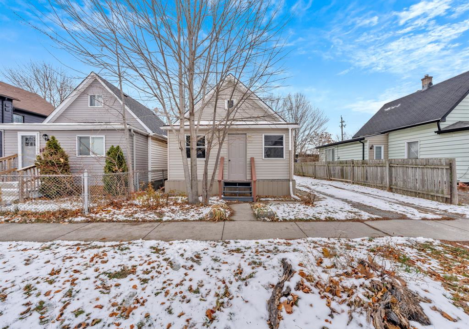 944-maisonville-windsor-ontario-26012873