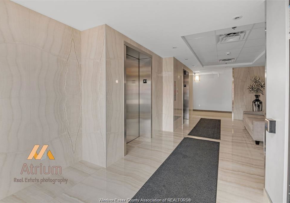728-brownstone-lakeshore-ontario-26012878