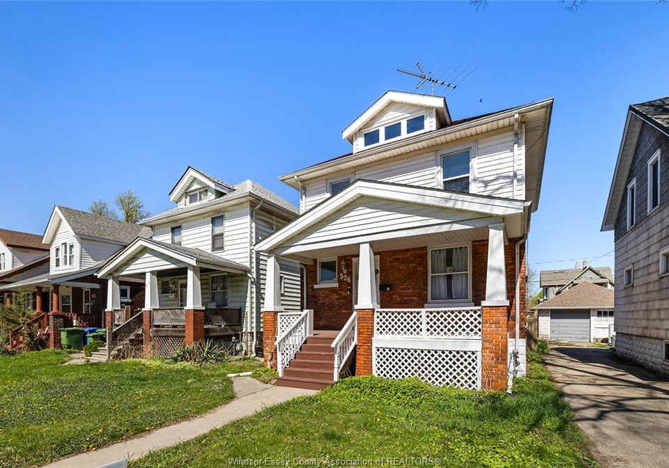 526-curry-windsor-ontario-26012888