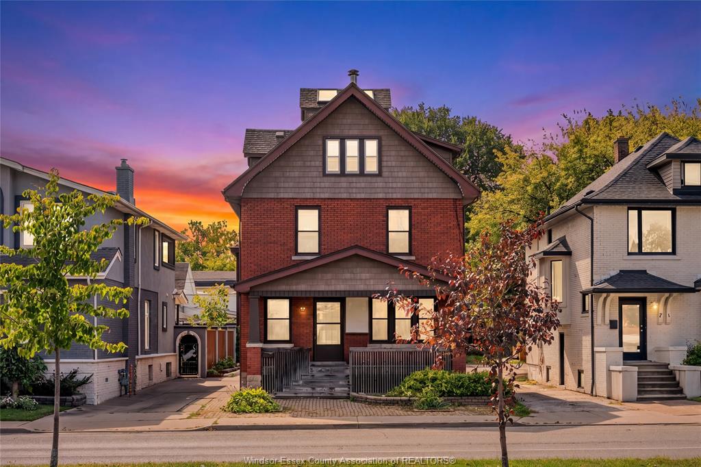 79-giles-boulevard-east-windsor-ontario-26012895