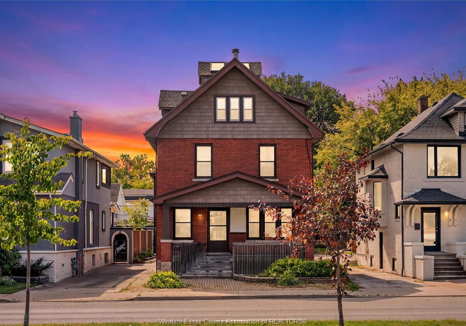 79-giles-boulevard-east-windsor-ontario-26012895