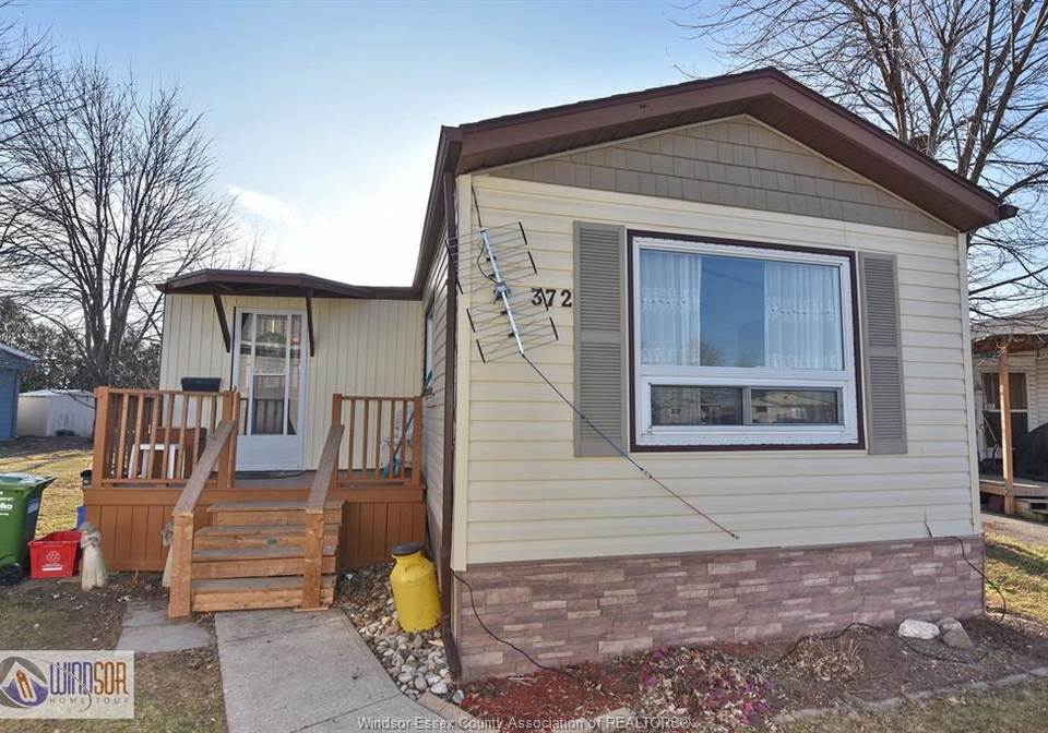 327-regent-court-essex-ontario-26012901