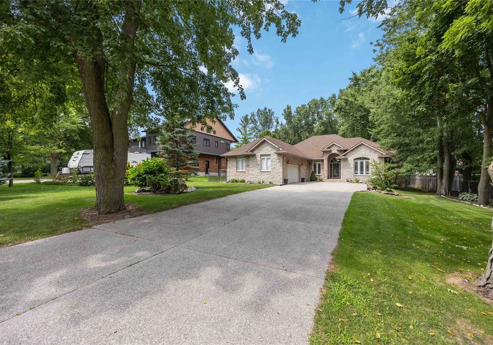 2056-blackwell-road-sarnia-ontario-26012902