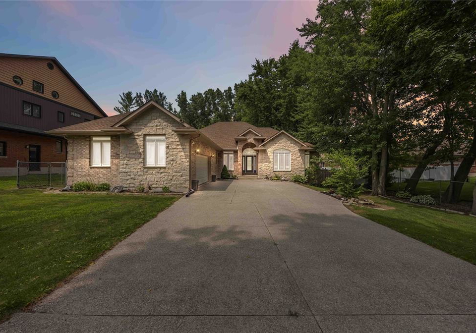 2056-blackwell-road-sarnia-ontario-26012902