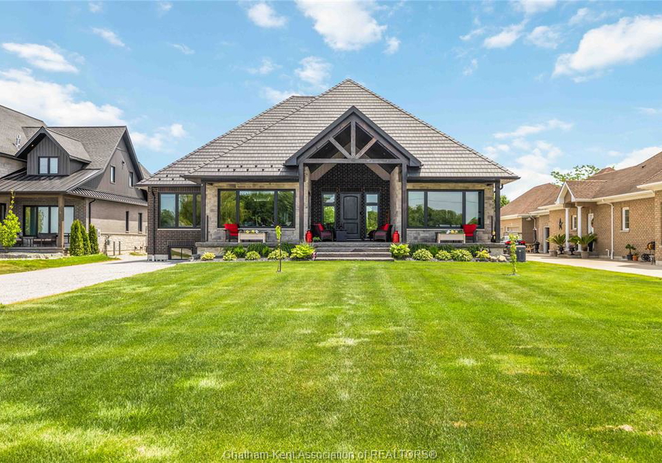 3674-st-clair-parkway-sombra-ontario-26012908