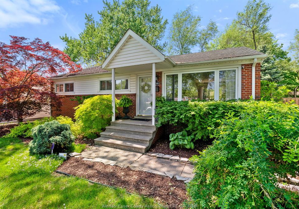 3155-virginia-park-avenue-windsor-ontario-26012913