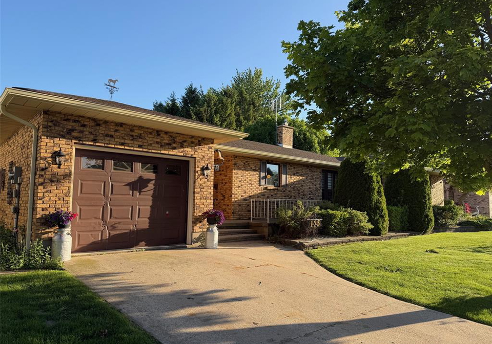 125-bruinsma-avenue-wallaceburg-ontario-26012915