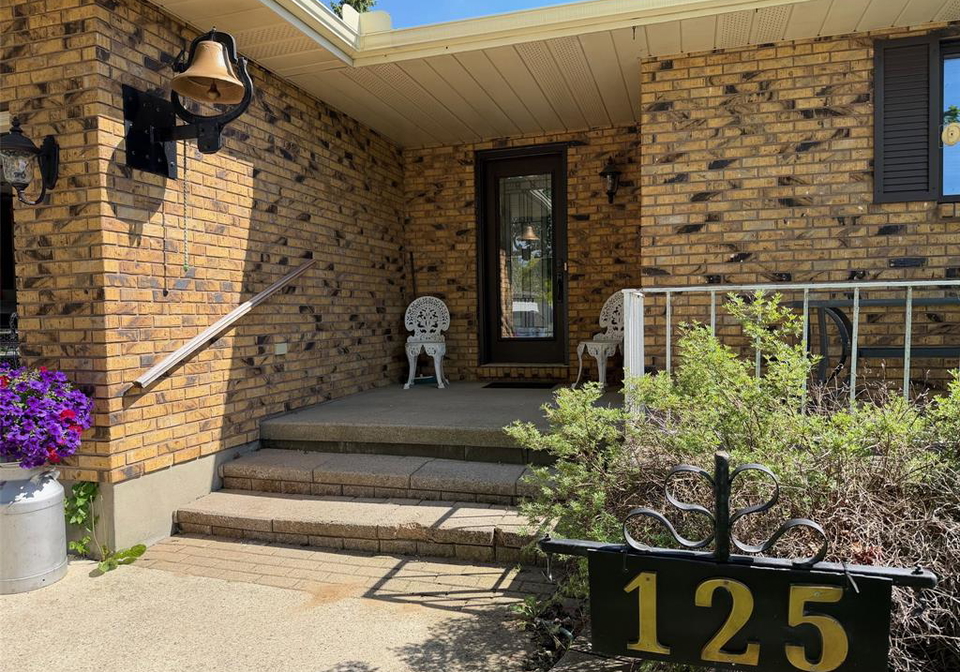 125-bruinsma-avenue-wallaceburg-ontario-26012915