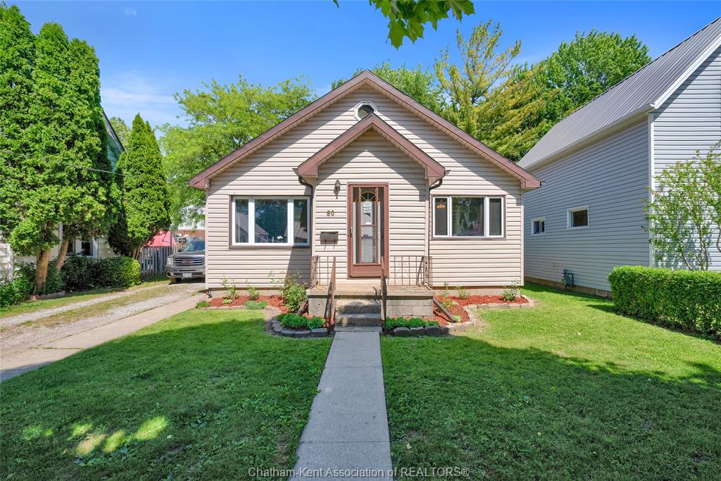 90-main-street-wallaceburg-ontario-26012922