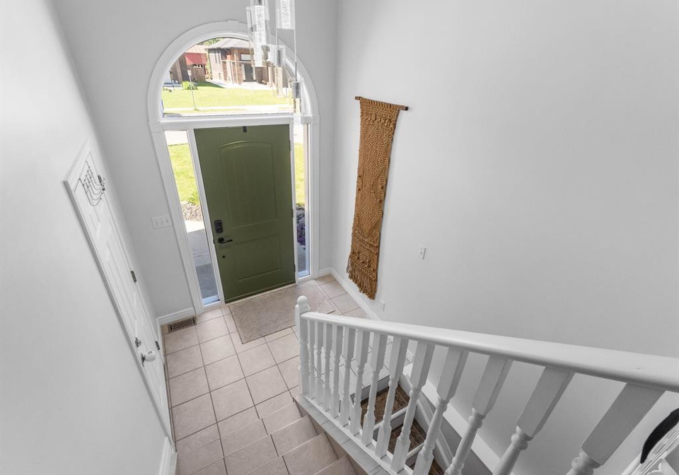 261-jewel-lasalle-ontario-26012946