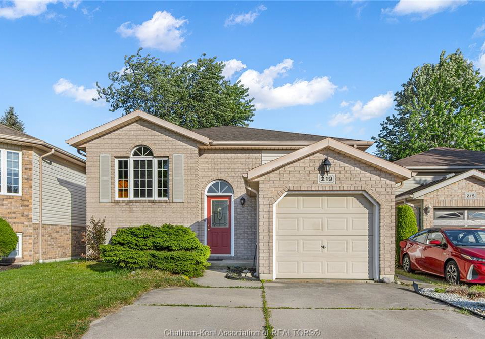 219-greenfield-lane-chatham-ontario-26012955