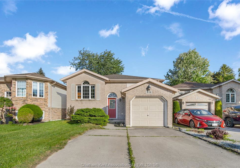 219-greenfield-lane-chatham-ontario-26012955