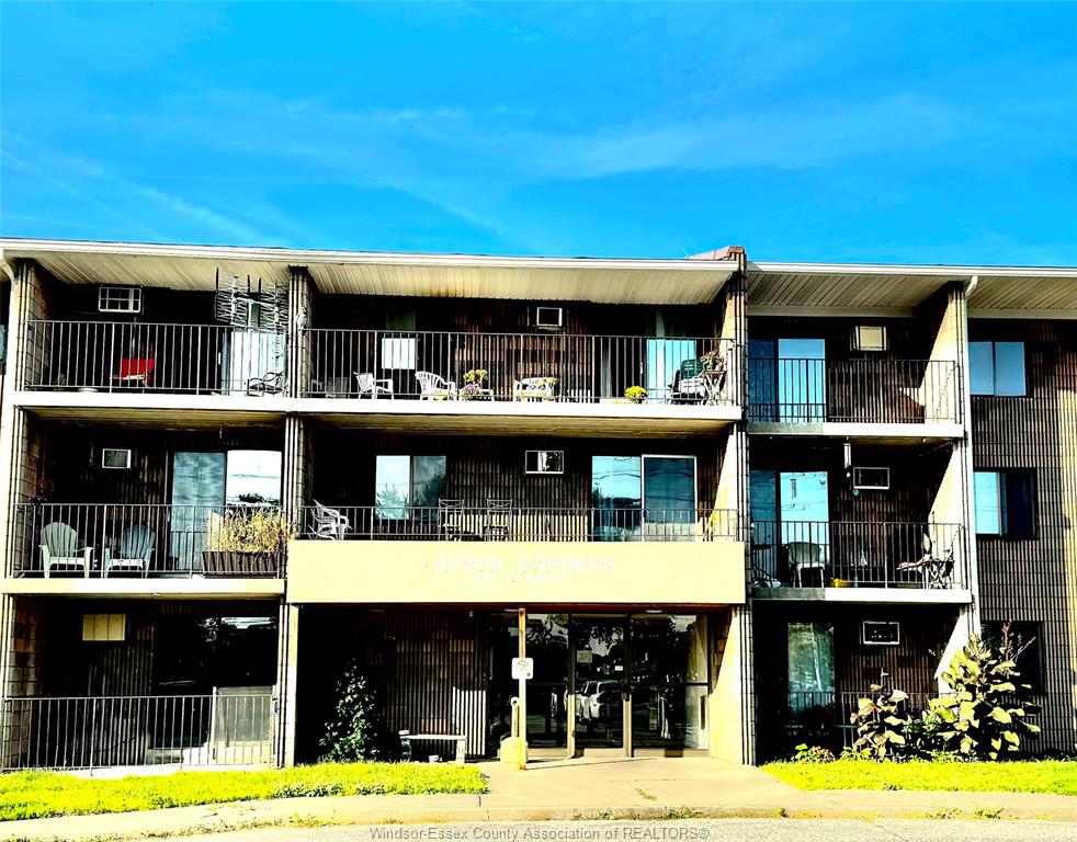 2565-lauzon-road-windsor-ontario-26012965