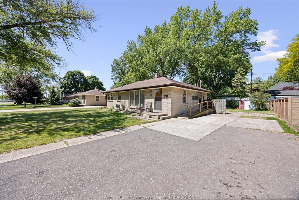371-st-marks-tecumseh-ontario-26012970